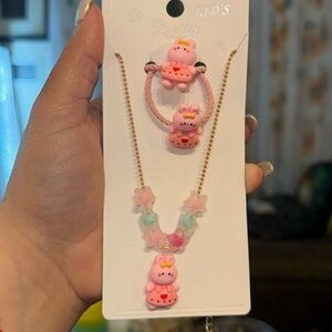 Rabbit hair accessories and necklace‎